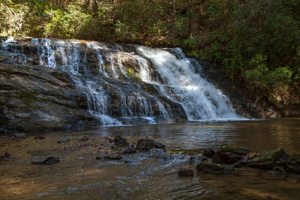 The Wayward Traveler - Waterfall Guide, Hiking Guide